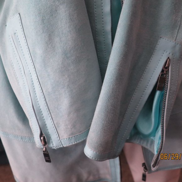 Women's Leather Suede Jacket (Medium) - Picture 8 of 8